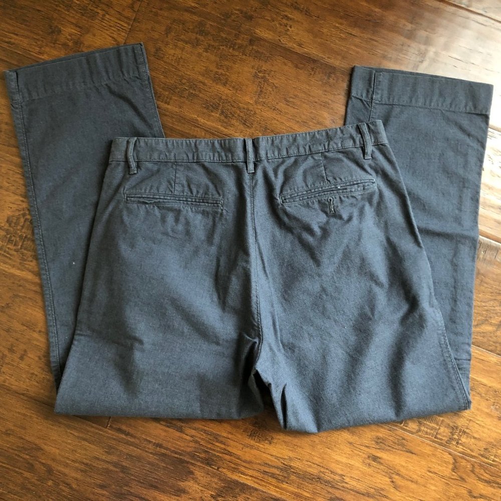 Banana Republic mens blue gray chinos khakis 33 W x 28.5 L straight fit - Picture 6 of 6